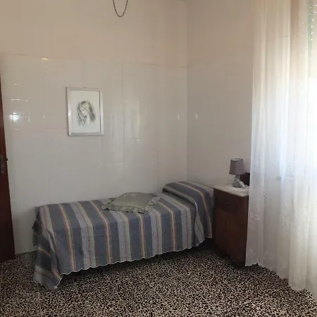 Ampissimo Vicino Universita E Ospedale קטנזארו